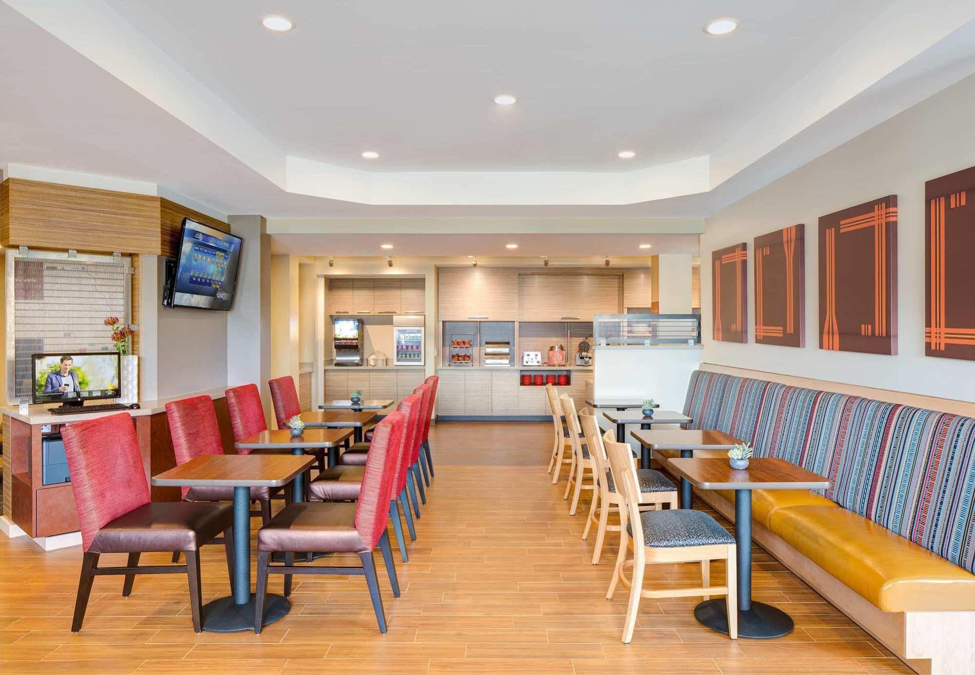 Towneplace Suites By Marriott Parkersburg Luaran gambar